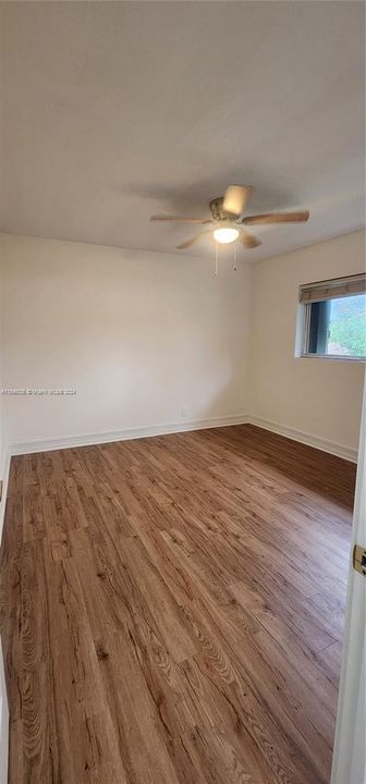 For Sale: $225,000 (1 beds, 1 baths, 585 Square Feet)