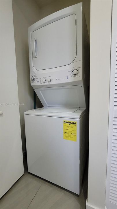 Недавно арендовано: $2,050 (1 спален, 1 ванн, 2464 Квадратных фут)