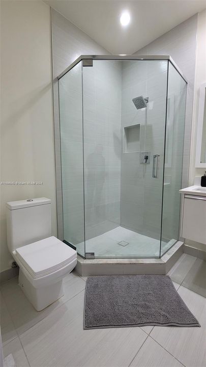 Недавно арендовано: $2,050 (1 спален, 1 ванн, 2464 Квадратных фут)