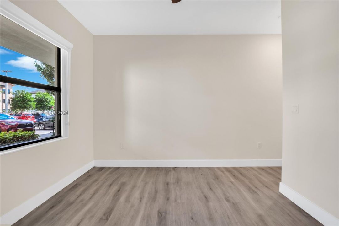 Active With Contract: $3,200 (2 beds, 2 baths, 1072 Square Feet)