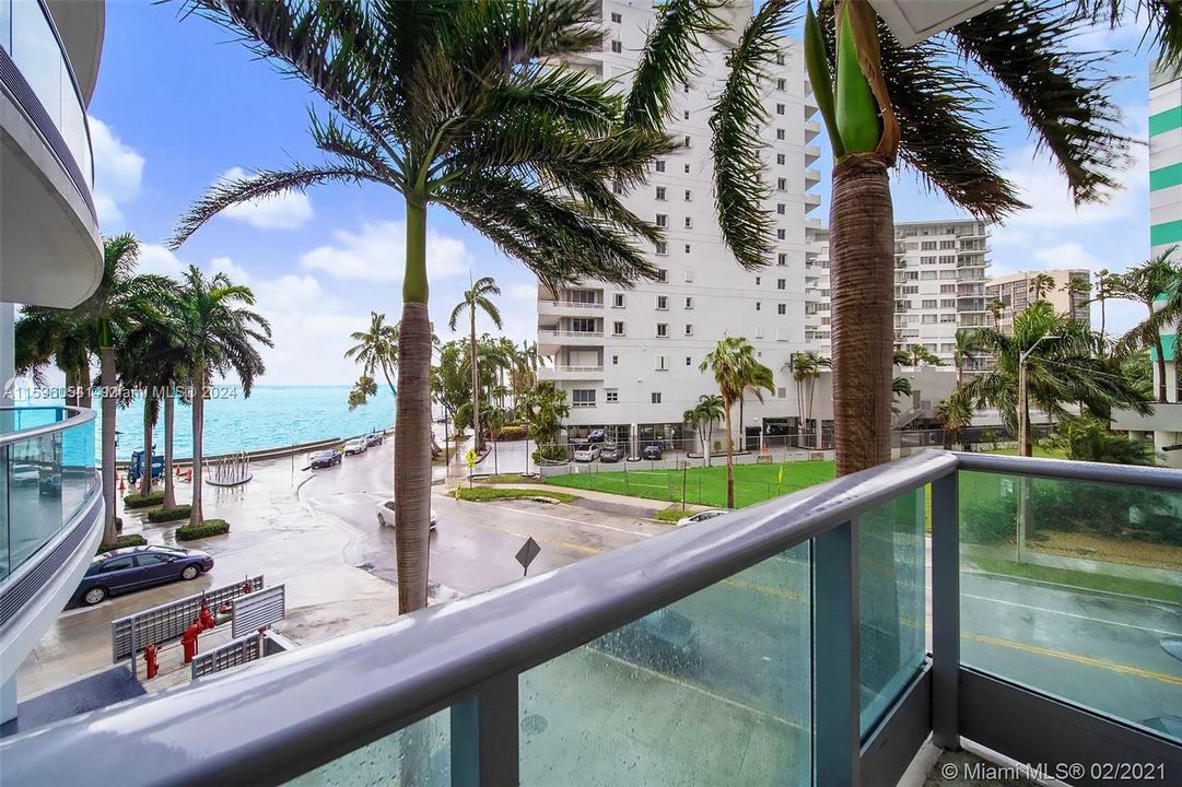 Recently Rented: $5,900 (2 beds, 2 baths, 1460 Square Feet)