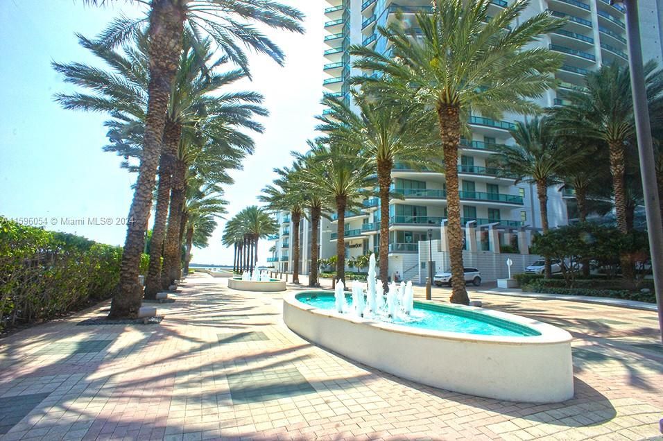 Recently Rented: $5,900 (2 beds, 2 baths, 1460 Square Feet)