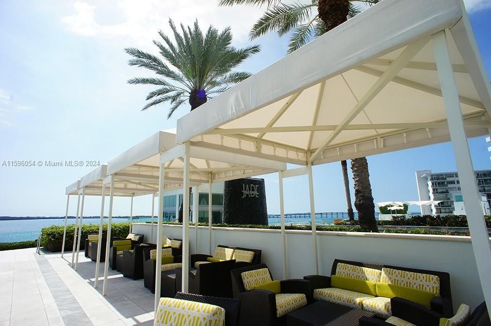 Recently Rented: $5,900 (2 beds, 2 baths, 1460 Square Feet)