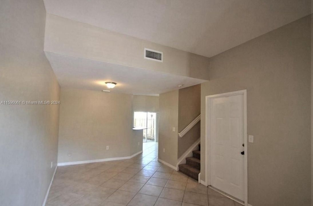 Active With Contract: $2,950 (3 beds, 2 baths, 1705 Square Feet)