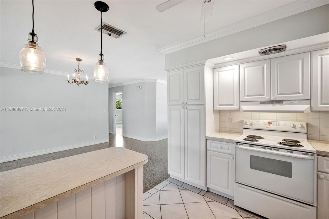 For Sale: $675,000 (2 beds, 2 baths, 1432 Square Feet)