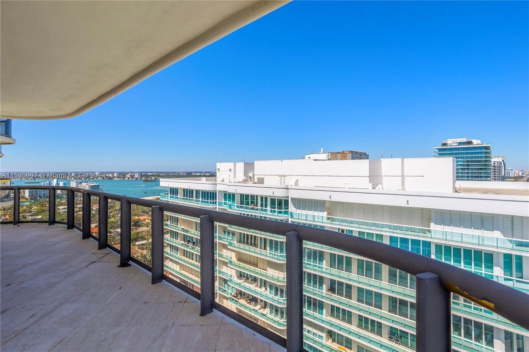 For Sale: $5,700,000 (3 beds, 4 baths, 4980 Square Feet)