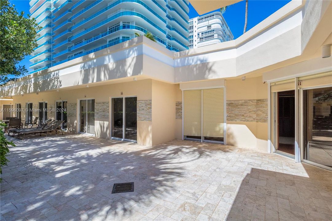 For Sale: $5,700,000 (3 beds, 4 baths, 4980 Square Feet)