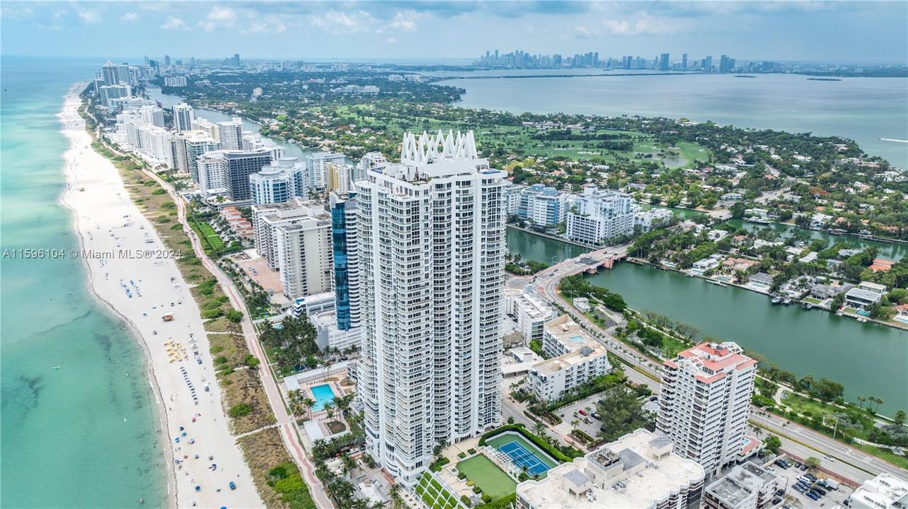 For Sale: $1,395,000 (2 beds, 2 baths, 1322 Square Feet)