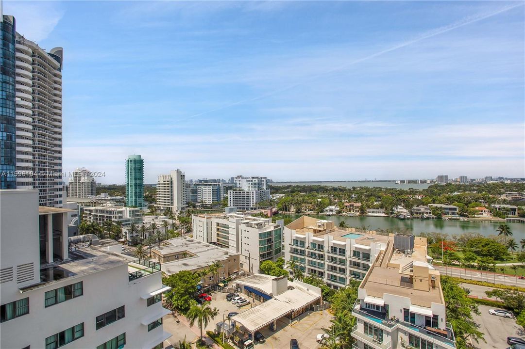 For Sale: $1,395,000 (2 beds, 2 baths, 1322 Square Feet)