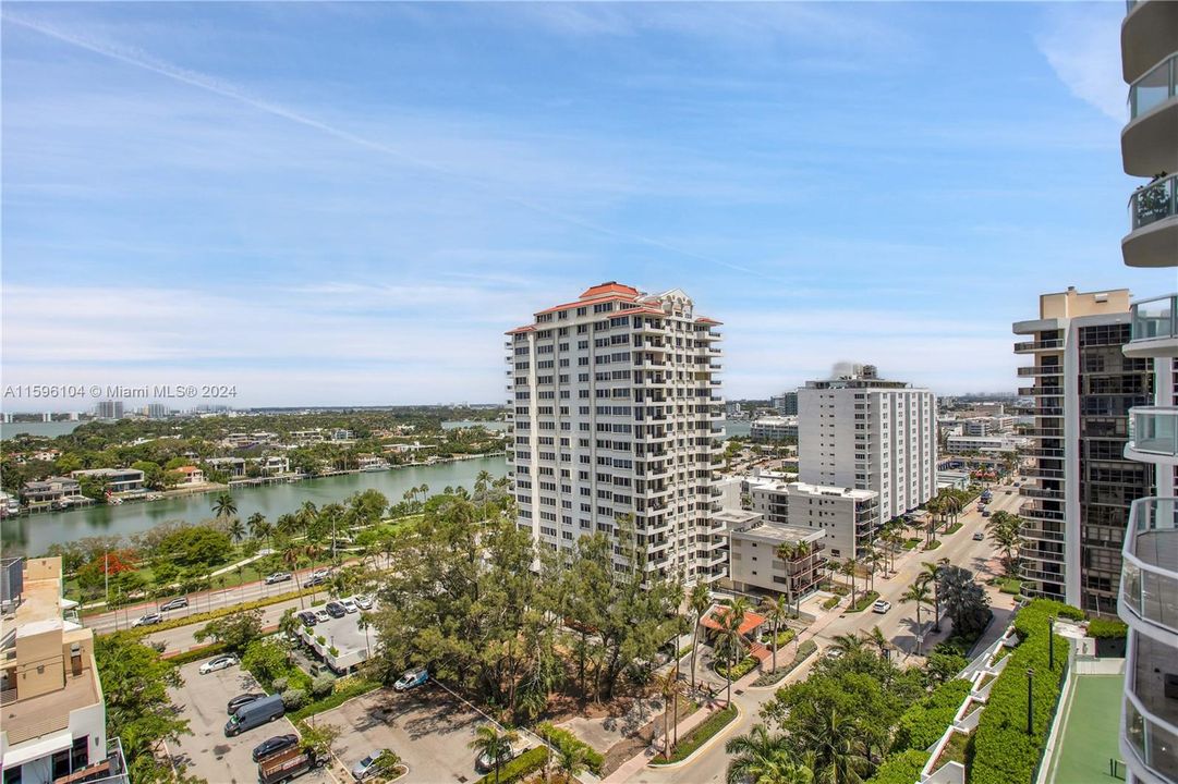 For Sale: $1,395,000 (2 beds, 2 baths, 1322 Square Feet)