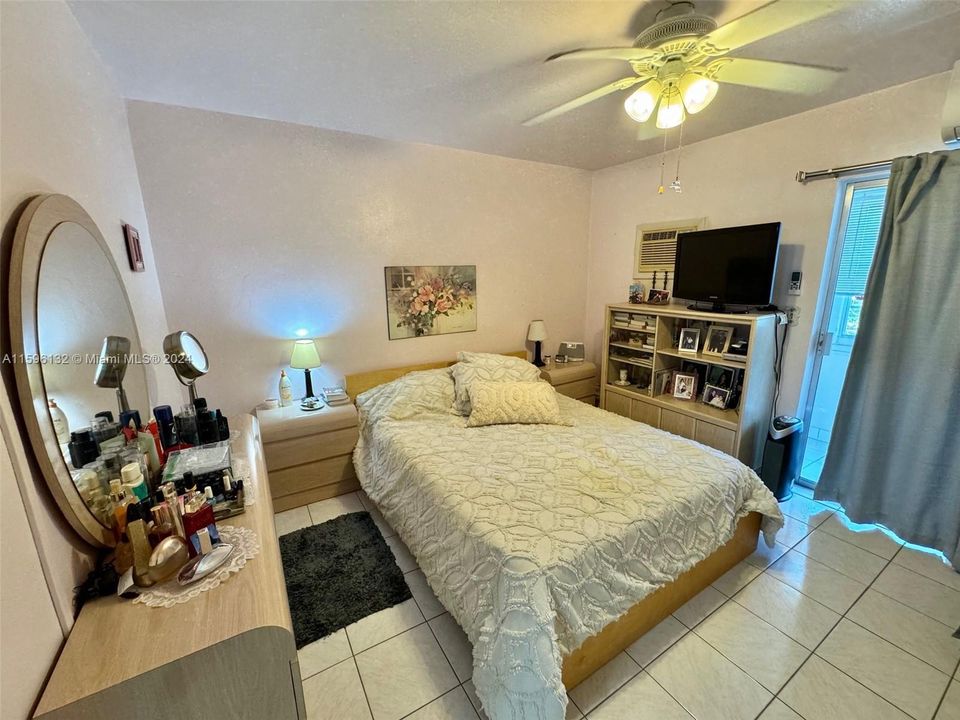 For Sale: $87,000 (1 beds, 1 baths, 620 Square Feet)