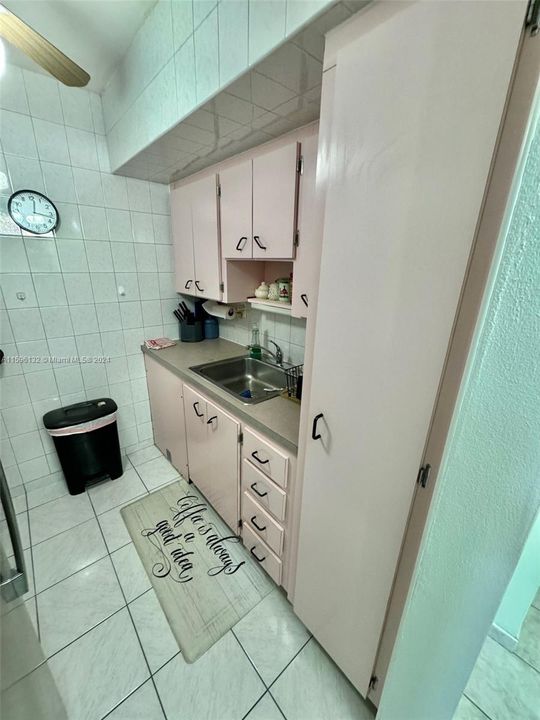 For Sale: $87,000 (1 beds, 1 baths, 620 Square Feet)