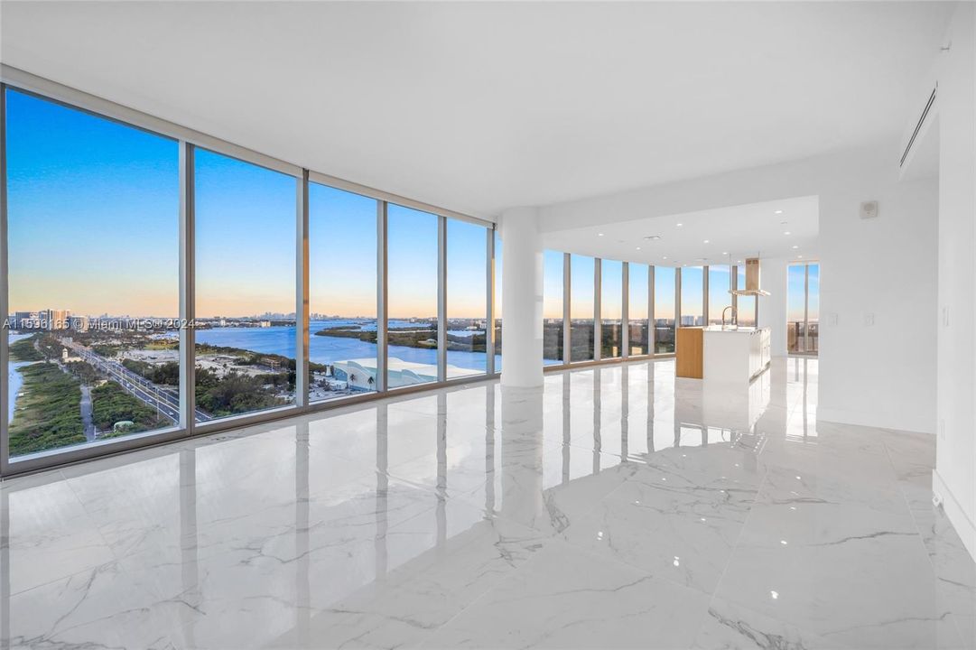 Recently Sold: $7,500,000 (4 beds, 5 baths, 3204 Square Feet)