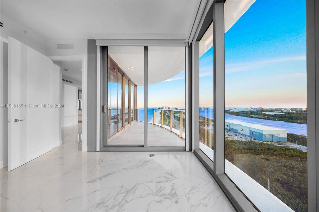 Recently Sold: $7,500,000 (4 beds, 5 baths, 3204 Square Feet)