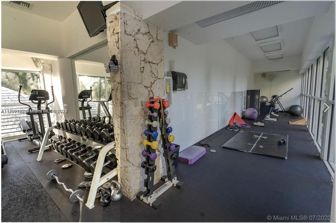 Recently Rented: $2,650 (1 beds, 2 baths, 1042 Square Feet)