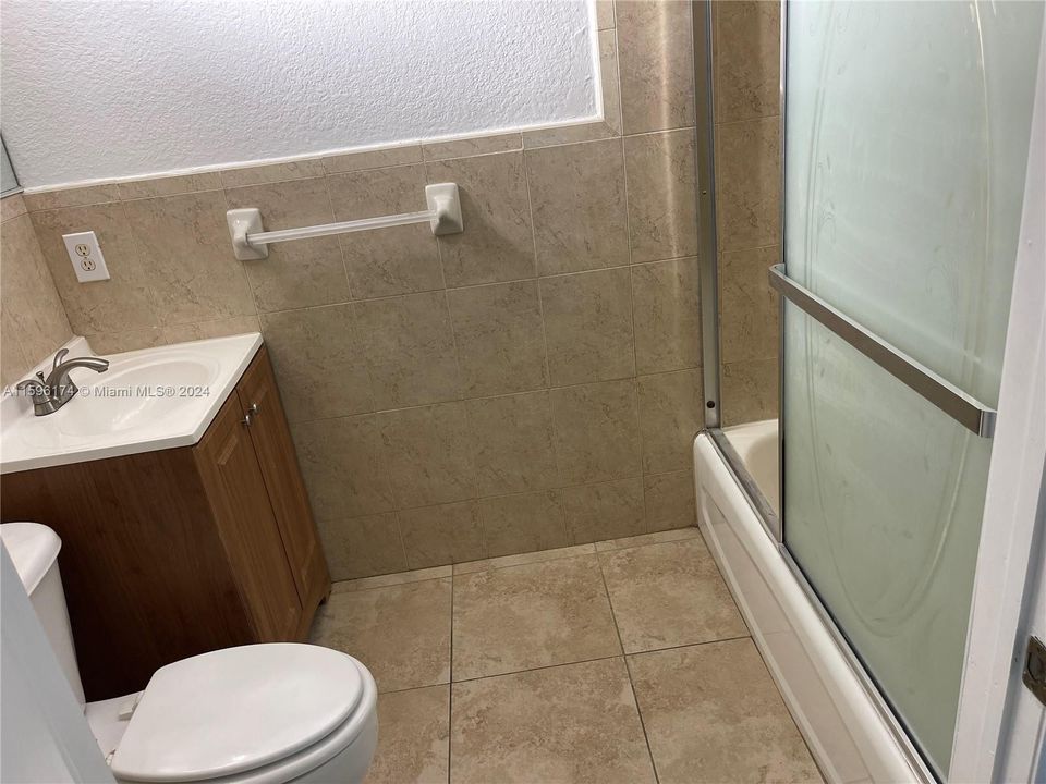 For Rent: $2,450 (2 beds, 2 baths, 698 Square Feet)