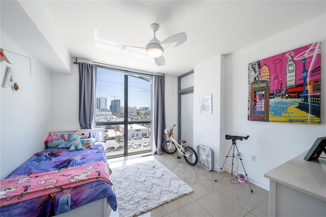 2 wth in-suite full bathroom