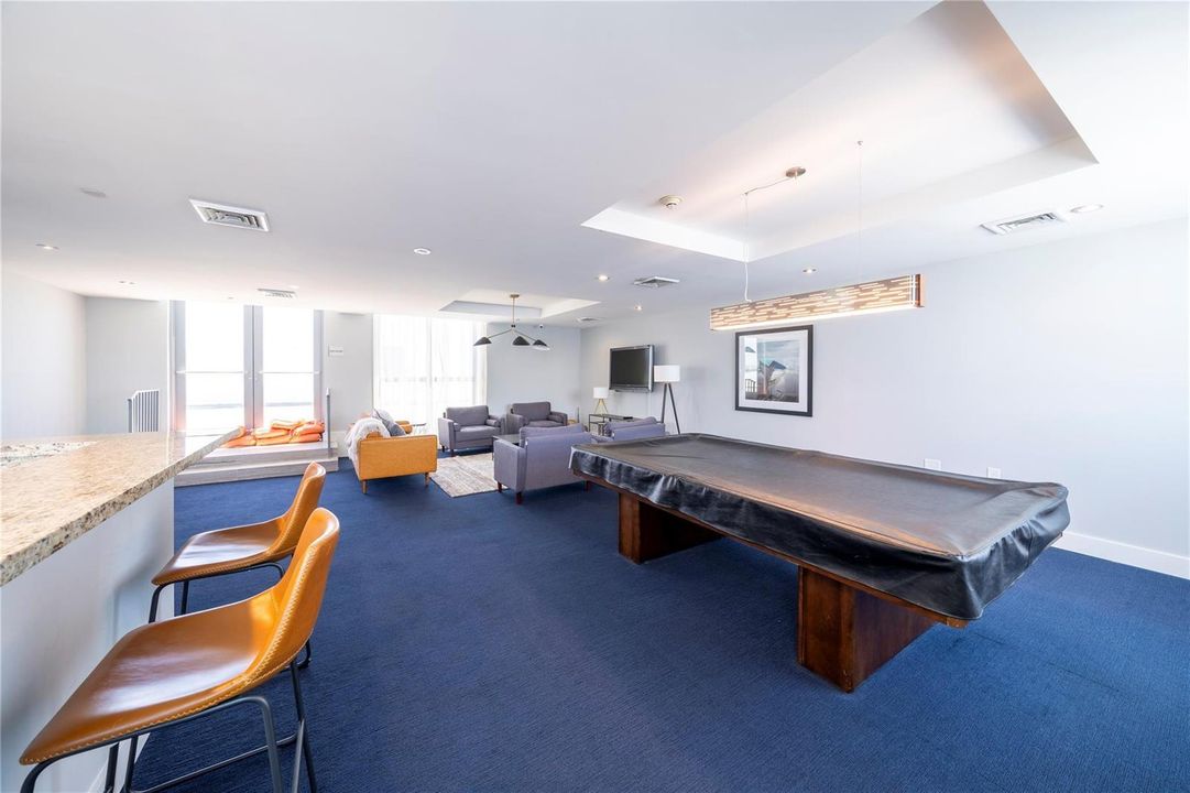 Play room - Pool room