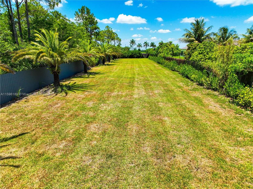 For Sale: $1,500,000 (5 beds, 3 baths, 2938 Square Feet)