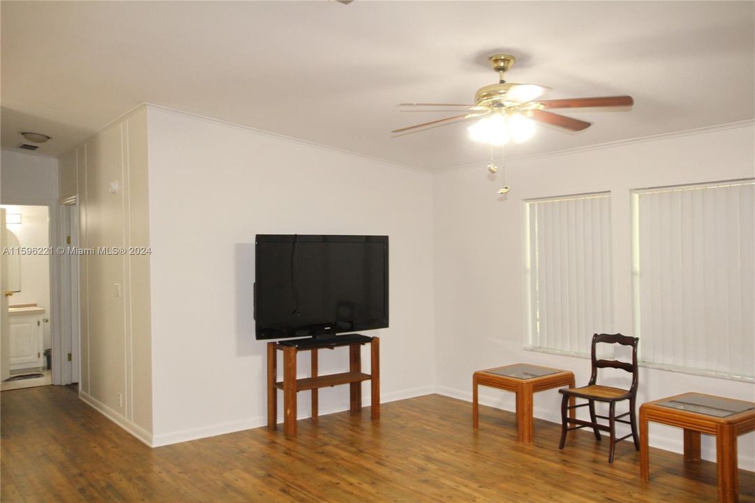 Active With Contract: $349,000 (3 beds, 2 baths, 1296 Square Feet)