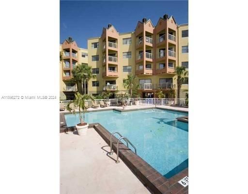 Active With Contract: $2,000 (1 beds, 1 baths, 710 Square Feet)