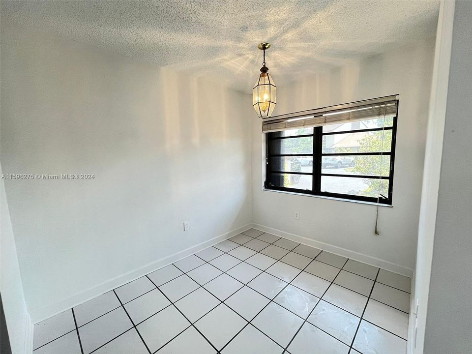 Recently Sold: $428,000 (3 beds, 2 baths, 1404 Square Feet)