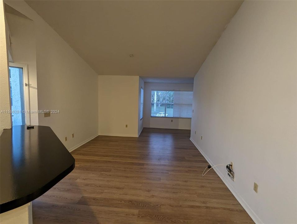 最近租的: $1,800 (2 贝兹, 1 浴室, 909 平方英尺)