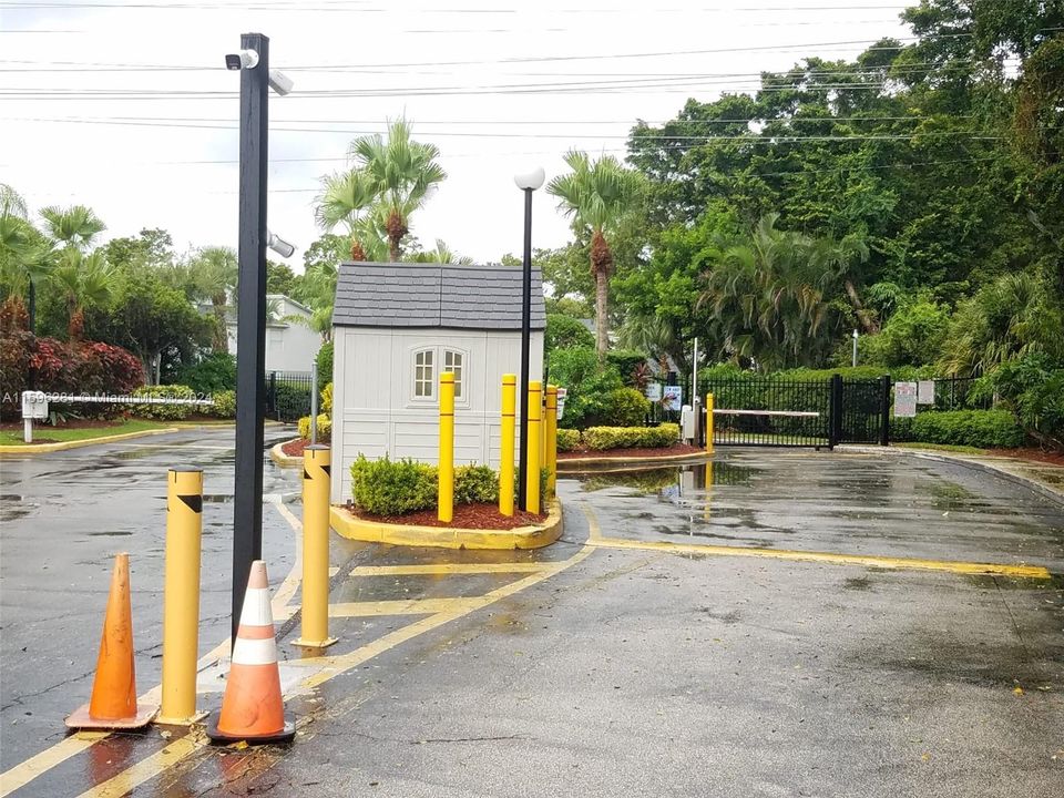 最近租的: $1,800 (2 贝兹, 1 浴室, 909 平方英尺)