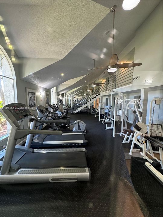 最近租的: $1,800 (2 贝兹, 1 浴室, 909 平方英尺)