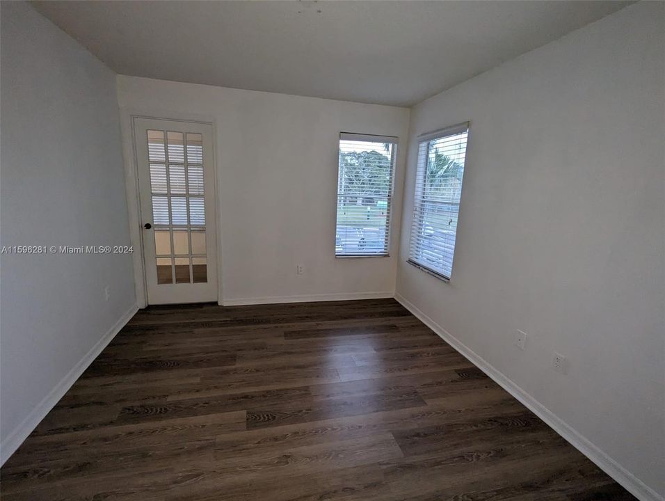 最近租的: $1,800 (2 贝兹, 1 浴室, 909 平方英尺)