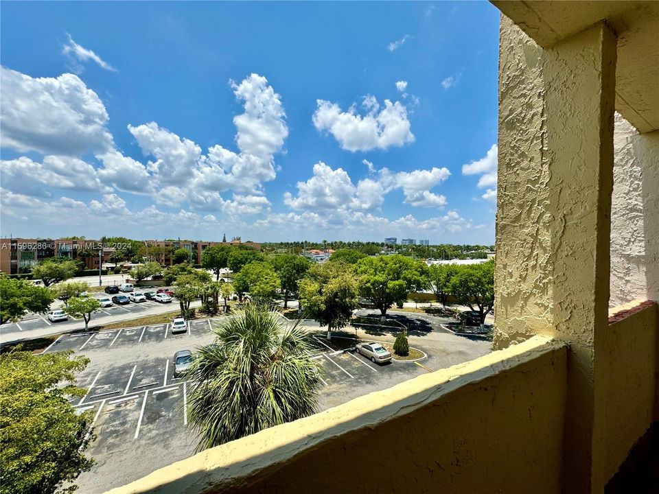 For Sale: $255,000 (2 beds, 2 baths, 900 Square Feet)