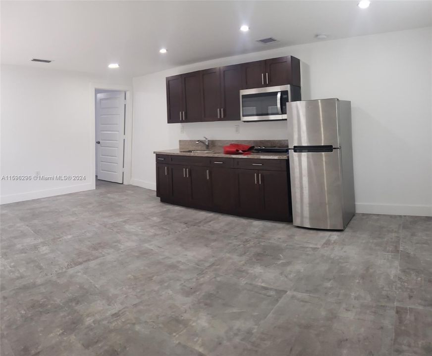 For Rent: $1,800 (1 beds, 1 baths, 0 Square Feet)