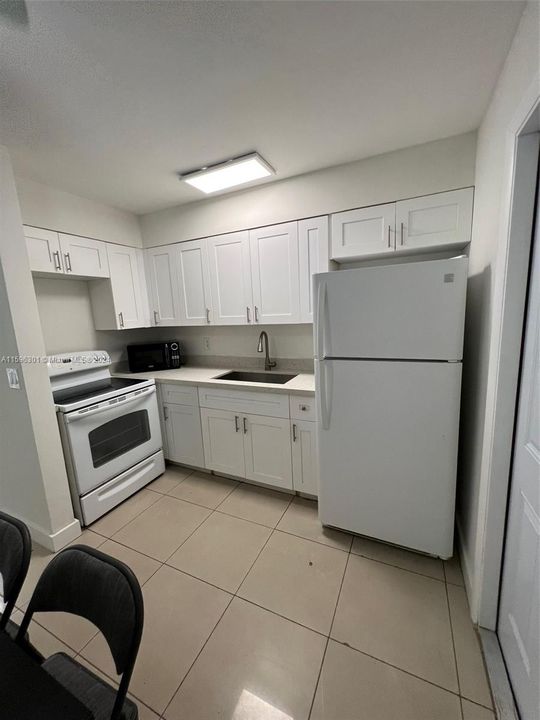 Recientemente alquilado: $2,200 (2 camas, 1 baños, 931 Pies cuadrados)