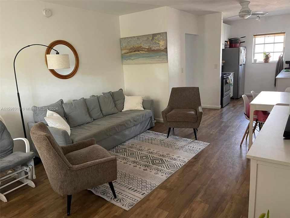 Active With Contract: $2,700 (2 beds, 2 baths, 841 Square Feet)