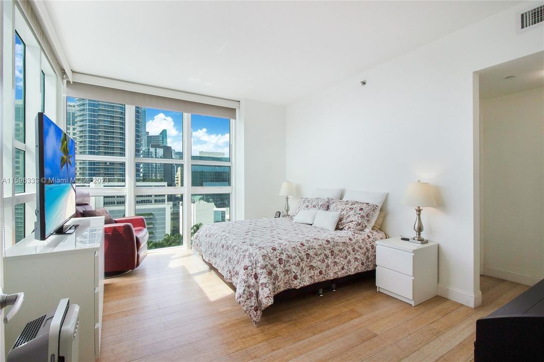 Recently Rented: $5,500 (2 beds, 2 baths, 1278 Square Feet)