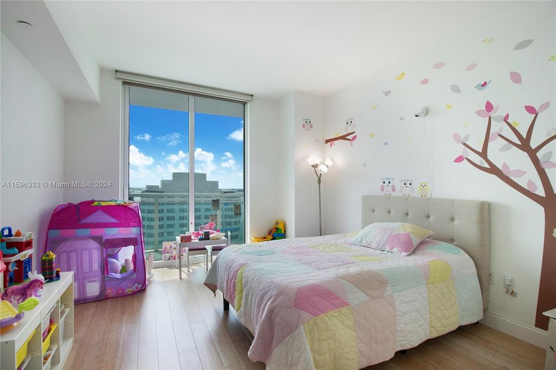 Recently Rented: $5,500 (2 beds, 2 baths, 1278 Square Feet)