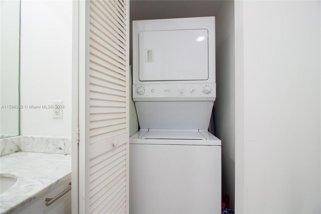 Recently Rented: $5,500 (2 beds, 2 baths, 1278 Square Feet)