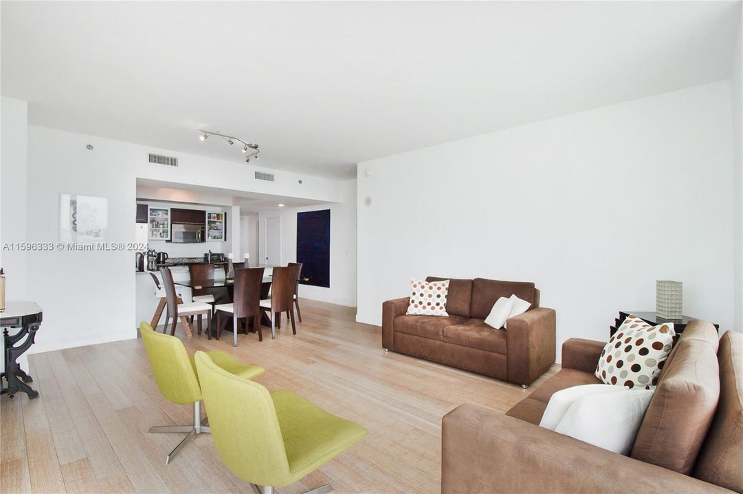 Recently Rented: $5,500 (2 beds, 2 baths, 1278 Square Feet)