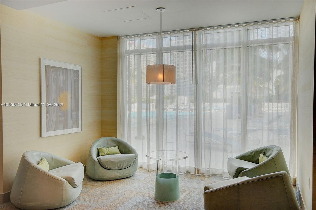 Recently Rented: $5,500 (2 beds, 2 baths, 1278 Square Feet)