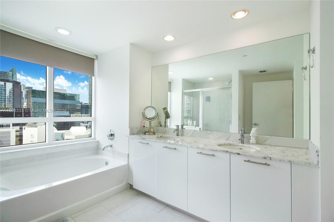 Recently Rented: $5,500 (2 beds, 2 baths, 1278 Square Feet)