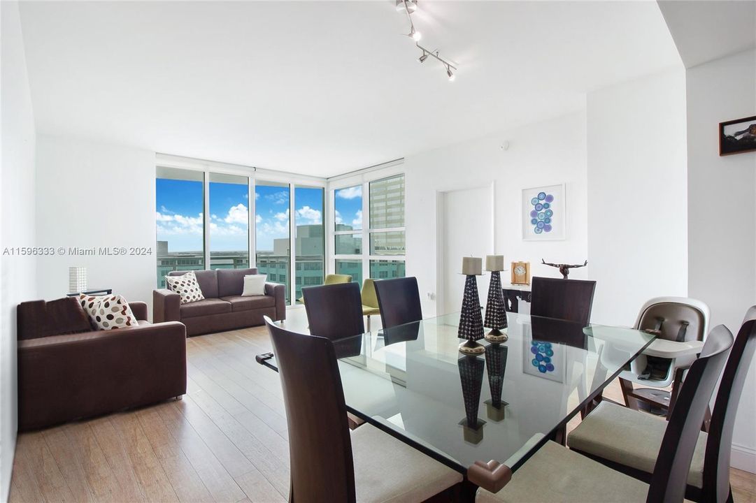 Recently Rented: $5,500 (2 beds, 2 baths, 1278 Square Feet)