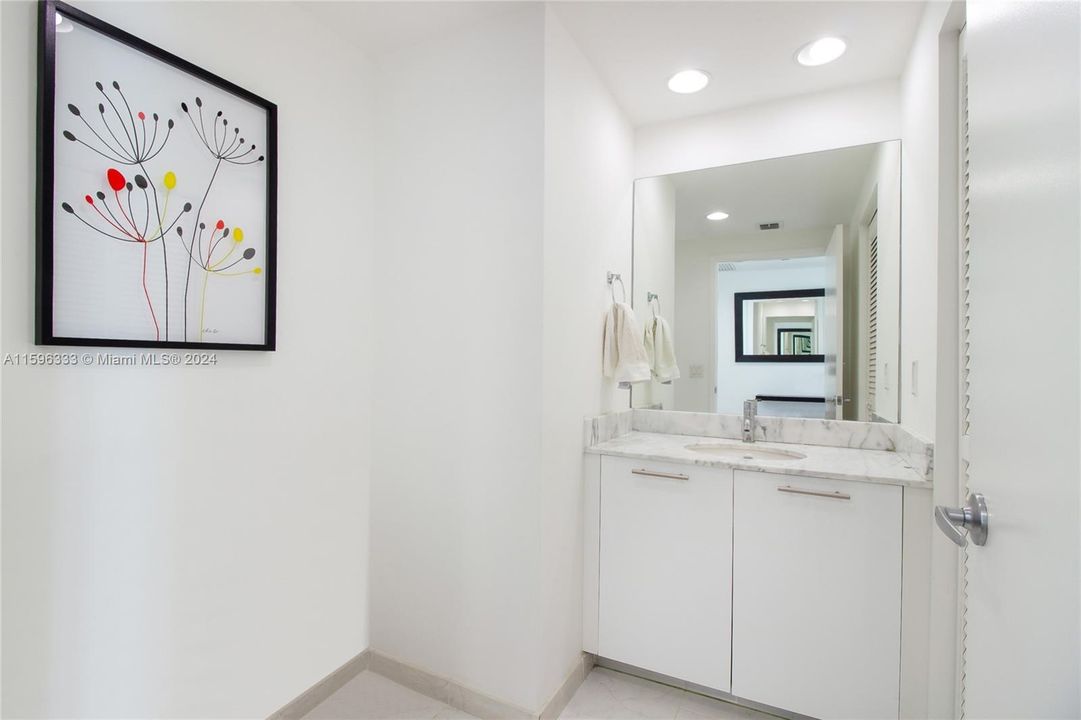 Recently Rented: $5,500 (2 beds, 2 baths, 1278 Square Feet)