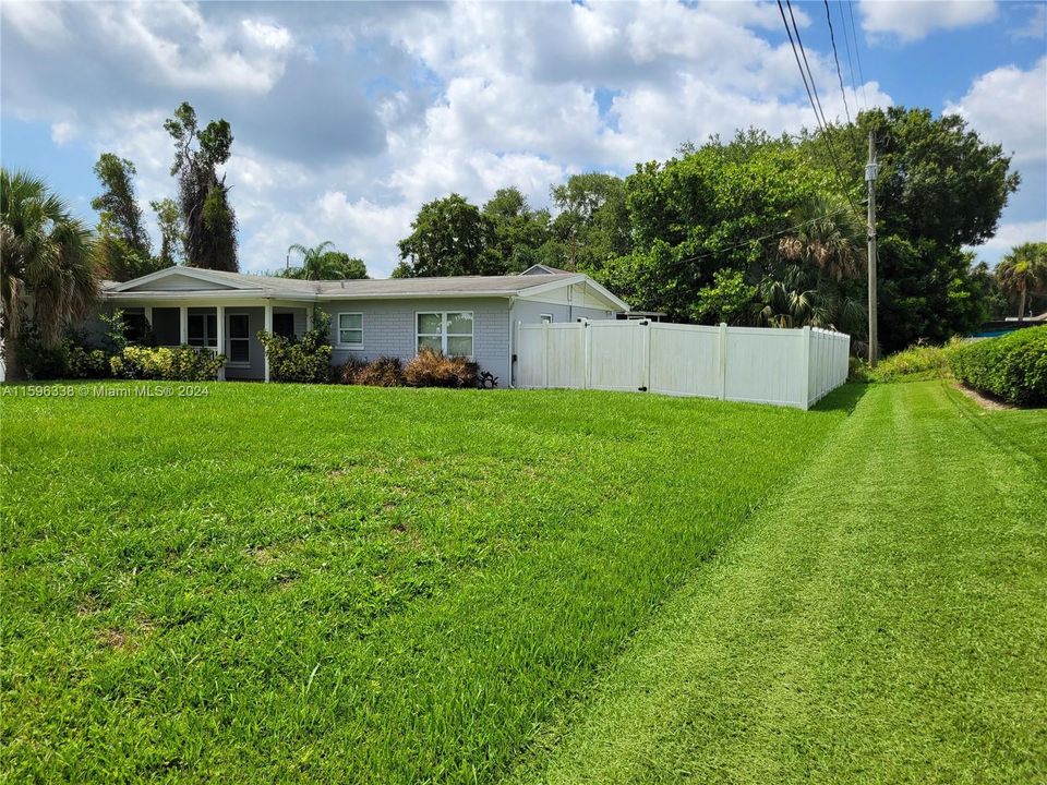 For Sale: $410,000 (3 beds, 2 baths, 1434 Square Feet)