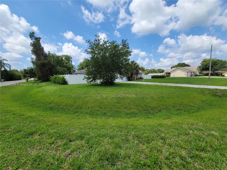 For Sale: $410,000 (3 beds, 2 baths, 1434 Square Feet)