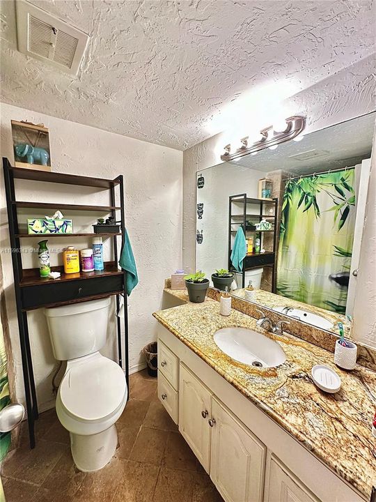 Recently Rented: $2,300 (2 beds, 2 baths, 1060 Square Feet)