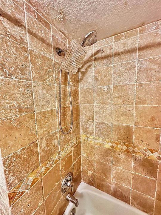 Recently Rented: $2,300 (2 beds, 2 baths, 1060 Square Feet)