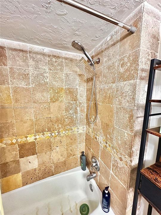 Recently Rented: $2,300 (2 beds, 2 baths, 1060 Square Feet)