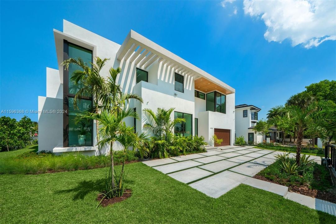 En Venta: $9,450,000 (6 camas, 6 baños, 5331 Pies cuadrados)