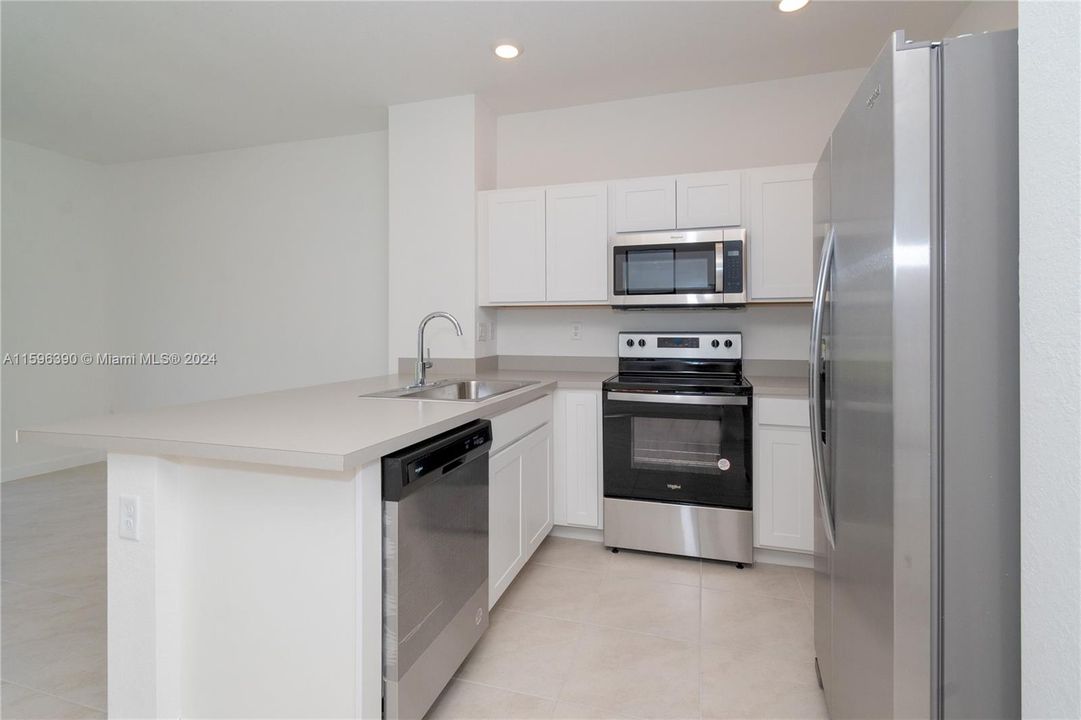 Active With Contract: $2,650 (3 beds, 2 baths, 1488 Square Feet)