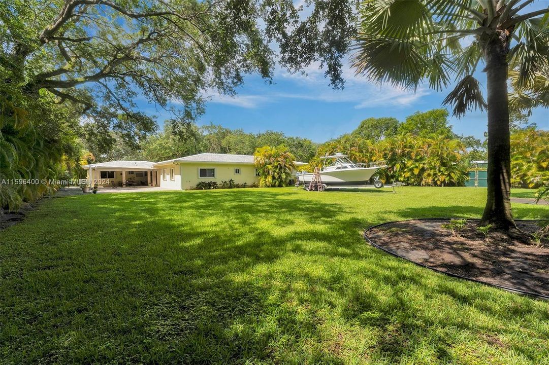 For Sale: $3,000,000 (4 beds, 4 baths, 4174 Square Feet)